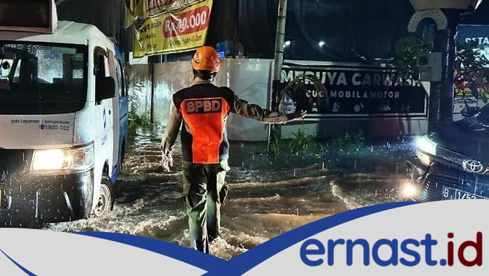 Banjir di Kolong Tol Meruya Jakbar Surut, Kendaraan Sudah Bisa Melintas - Update 1
