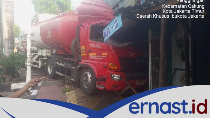 Truk Tangki BBM Tabrak Rumah di Jaktim: Bencana Menunggu di Setiap Jalan