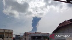 **Gunung Marapi Meletus, Abu Vulkanik 1.600 Meter, Status Waspada Ditetapkan**