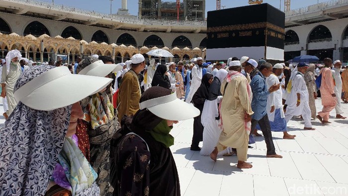 **45°C di Makkah Hari Ini, Simak Tips Jemaah Haji Tetap Sehat di Cuaca Panas**