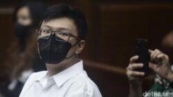 **Terbongkar! Janji Rp 5 Miliar Agar Ronald Tannur Tetap Bebas, Pengacara Lisa Rachmat Bersaksi di Tipikor**