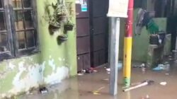 Ciliwung Meluap, Warga 5 RT di Kampung Melayu Jaktim Kebanjiran – Update 1