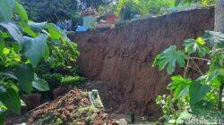 “Petaka Hujan Deras di Bogor: Makam Longsor, Tragedi yang Menggetarkan”