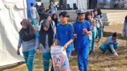 Warga-Siswa Bersihkan Alun-alun Cikande di Festival Gerakan Desa Peduli Sampah – Update 1