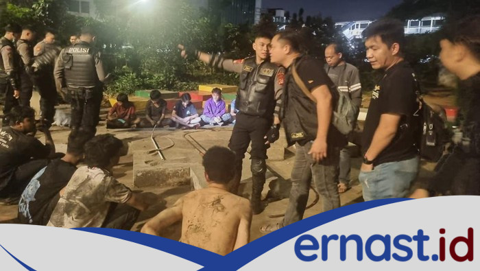 24 Pelaku Tawuran Bersenjata Ditangkap Jatanras Polda Metro di Jakarta