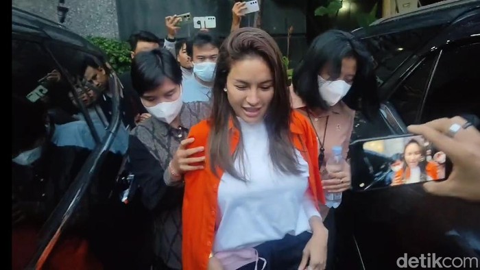 Nikita Mirzani dan Asistennya, IM: Berkas Kasus Pemerasan Dikirim Ulang ke Jaksa