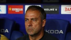“Hansi Flick, Orang Jerman kedua yang Menyapu bersih LaLiga: Keajaiban Strategi atau Kebocoran Bertahan?”