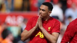 “Alexander-Arnold Dicemooh Fans Liverpool, Salah Sedih Banget!”
