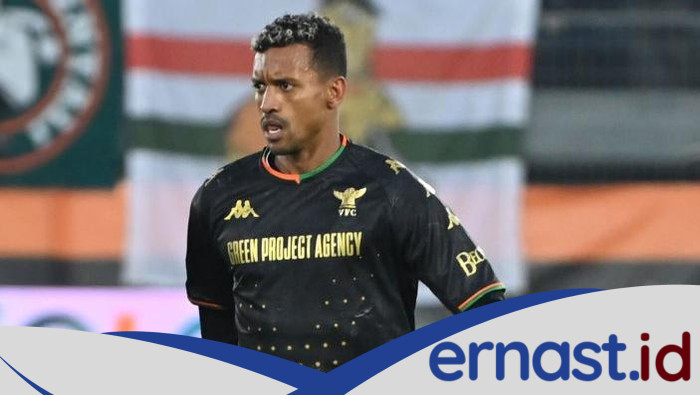 Mantan Bintang Sepak Bola Dukung Komunis Portugal