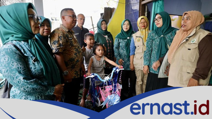 Viral 2 Anak Jadi Pemulung di Sentul, Kemensos Salurkan Bantuan ATENSI: Kisah Sedih yang Mendongkrak Perhatian Publik