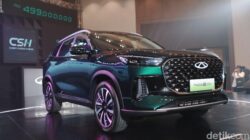 [Chery Tiggo 8 CSH vs Toyota Innova Zenix Hybrid: Mana yang Lebih Hemat di Segmen MPV?]