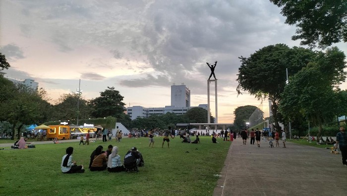 Taman Kota Jakarta Beroperasi 24 Jam, Pemprov Tambah CCTV-Lampu: Solusi atau Masalah Baru?