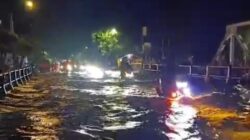 Jalur Pantura Pasuruan Dilanda Banjir 50 Cm, Lalin Dialihkan Setelah Sungai Meluap