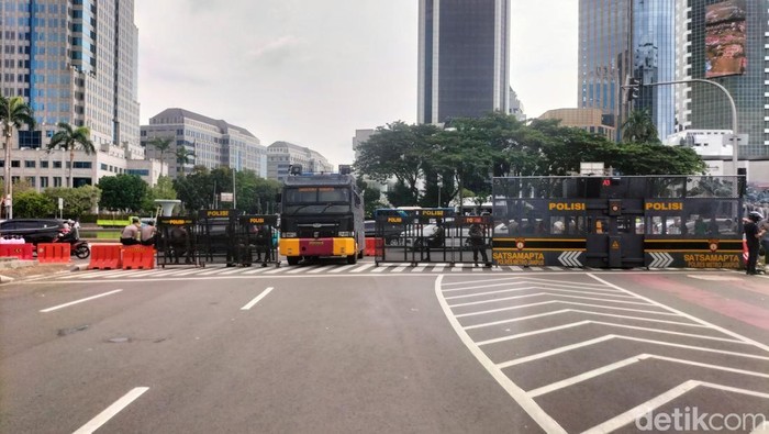 Konflik Ojol Meningkat, Jl. Medan Merdeka Selatan Terpaksa Ditutup