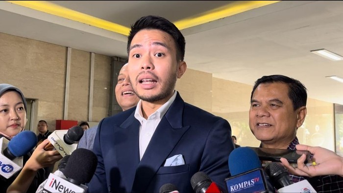 **Pengacara Ceritakan Momen Jokowi Jawab 22 Pertanyaan di Bareskrim: Kisah Klaim Ijazah yang Mempalung**