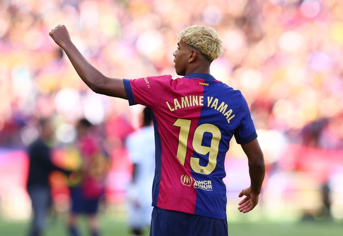 Lamine Yamal Siap Bersinar dengan Nomor 10 di Barcelona Musim Depan