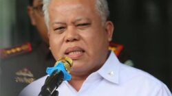 **Ditangkap Kejagung, Bos Sritex Tetap Diperiksa Intensif: Dalih Korupsi Kredit Bank?**