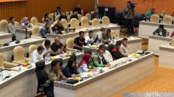 **Komisi V DPR Sebut Aturan Ojol Tak Bisa Selesai Sehari, RUU Transportasi Online Perlu Waktu**