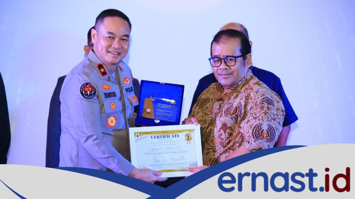 Divisi Humas Polri Raih Penghargaan Keterbukaan Informasi Berdampak-Adaptif - Update 1
