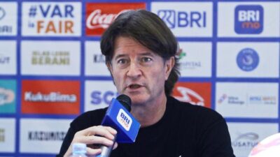 “PSS Akan Dijamu Madura United, Huistra Hadapi Dilema Besar dalam Pemilihan Pemain”