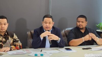 [Tom Lembong Ditangkap, Pengacara: Butuh iPad untuk Siapkan Bantahan]