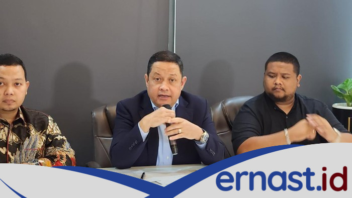 [Tom Lembong Ditangkap, Pengacara: Butuh iPad untuk Siapkan Bantahan]