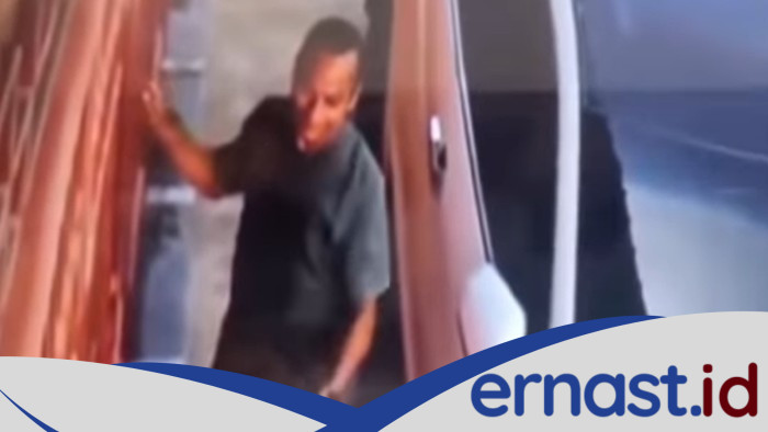 Preman Medan Nyungki Warga Parkir Depan Rumah Sendiri