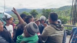 Satpol PP Terluka, Puncak Bogor Ricuh dalam Penertiban PKL.