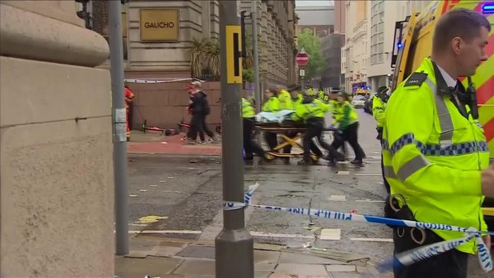 **Mobil Tabrak Kerumunan Parade Liverpool, 27 Luka, Polisi Klaim Bukan Terorisme**