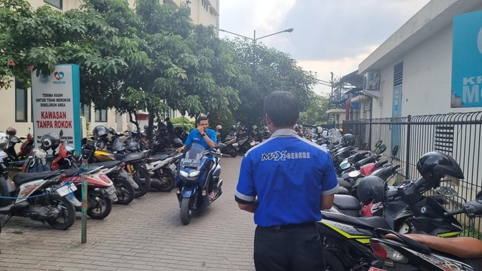 **RSUD Tangsel Terapkan CCTV 24 Jam di Parkir, Gantikan Ormas PP**