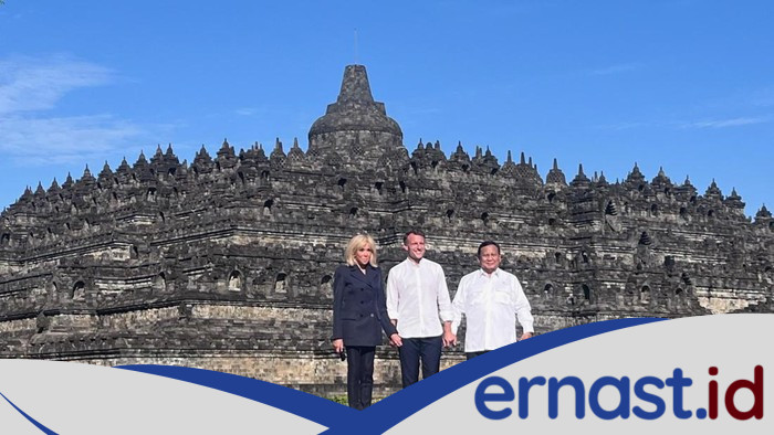 Prabowo, Macron, dan Brigitte Gandengan Tangan Foto Bersama di Candi Borobudur - Update 3