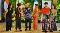 Fadli Zon Kenalkan Koleksi Budaya Abad ke-8 Lewat Pameran Borobudur – Alternatif 1