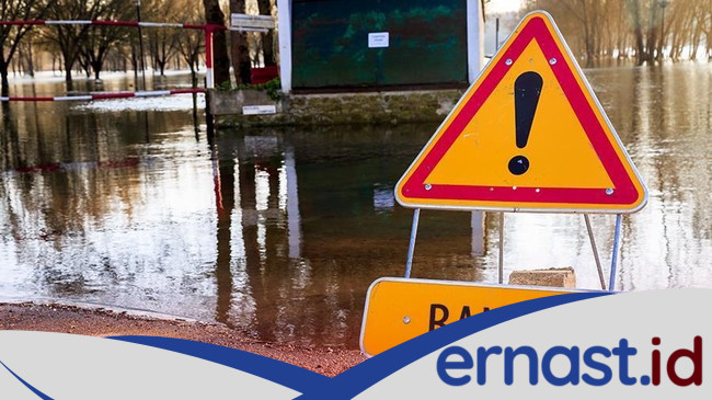 Rawa Buntu Serpong Terendam Banjir, Mobil MPV Hanyut seperti Perahu!