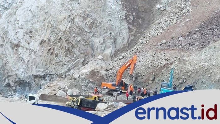 11 Warga Cirebon Masih Tertimbun di Bawah Longsoran Gunung Kuda, Kapolda: