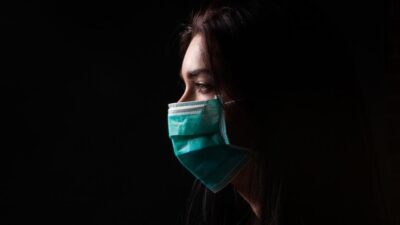 “Kemenkes RI Peringatkan COVID-19, Ini Tips Dokter untuk Tetap Aman di Liburan”