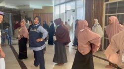 Jemaah Haji Lansia Berbagi Semangat Lewat Senam, Meski Stroke Tak Mampu Membendung!