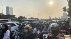 1 Jam Macet di Terminal Kampung Rambutan: Cerita Warga yang Menggungah