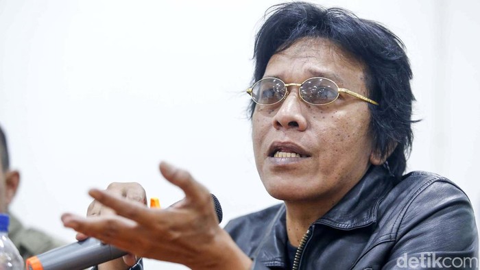 **Adian Respons Survei IPO: Pesan Megawati Menyala! PDIP Tetap di Puncak Popularitas**