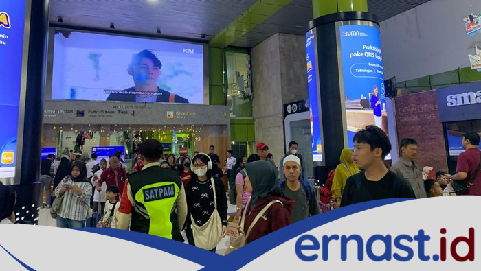 Kebiasaan Unik Ini Membuat Penumpang KA di Stasiun Gambir-Senen Melonjak Jelang Long Weekend Idul Adha