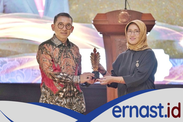 Fadli Zon Dianugerahi Praba Nawasena Budaya, PUI Javanologi UNS Persembahkan Penghargaan untuk Kebudayaan Jawa
