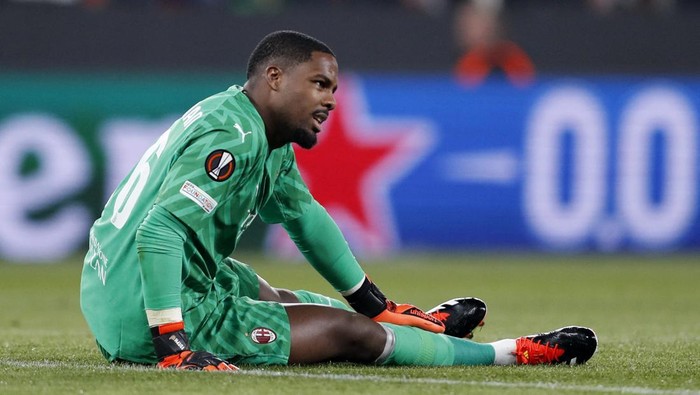 Milan Naikkan Target Nilai Transfer Maignan?