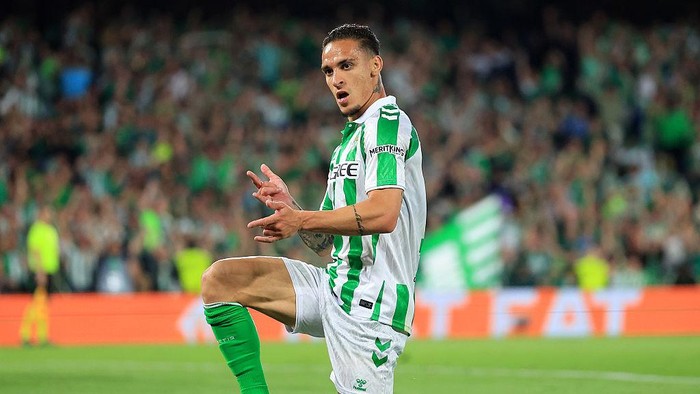 **Antony Siap Bersinar di Spanyol, Neville Sarankan MU Melepasnya**
