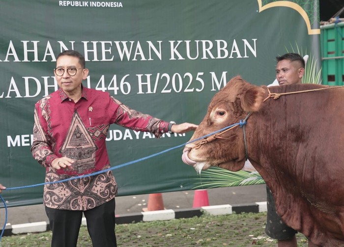 Jelang Idul Adha, Kemenbud Kurban 26 Ekor Sapi Limosin-7 Kambing, Dukung Tradisi Agama di Tanah Air